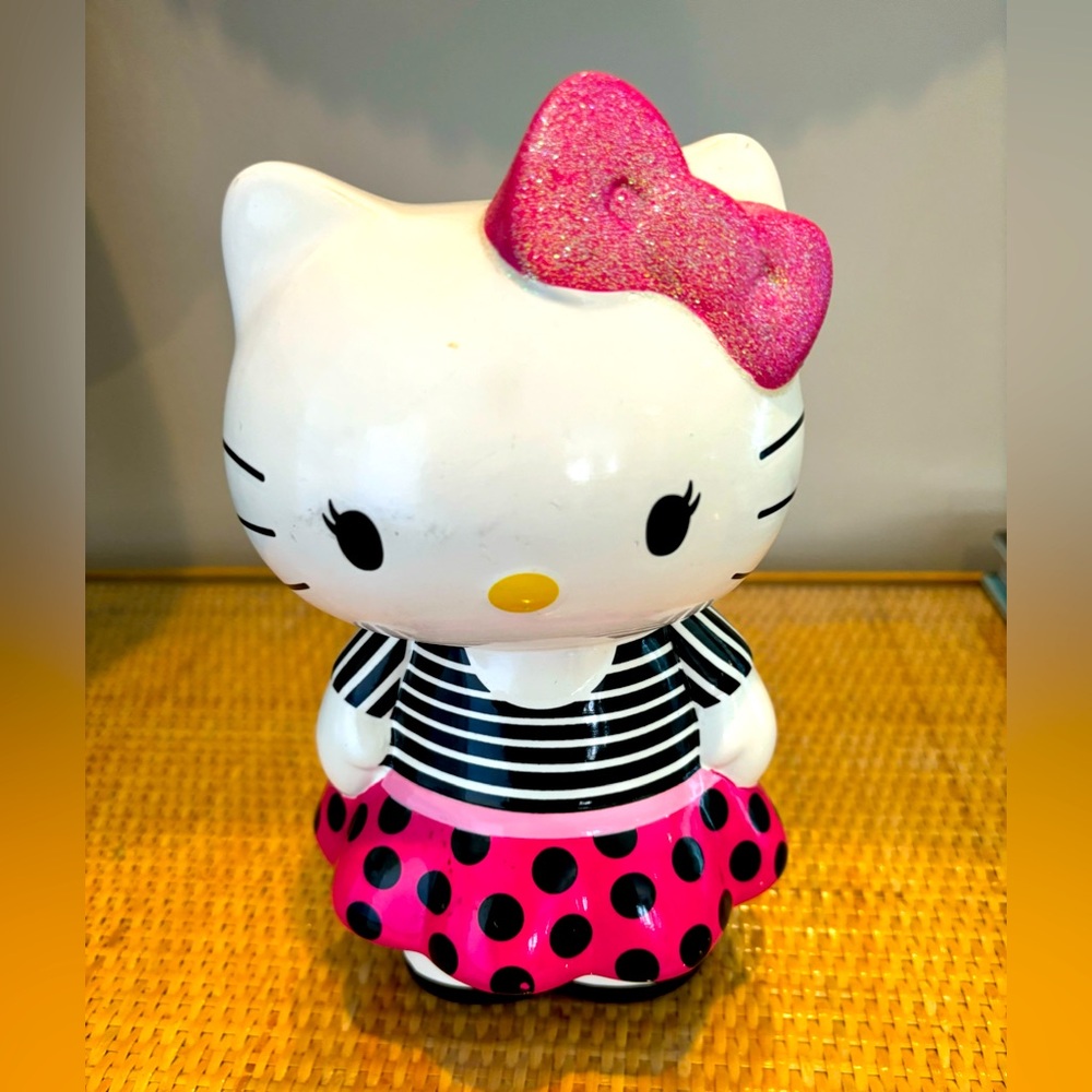 Vintage Ceramic Starpoint Hello Kitty Sanrio Piggy Bank - rare find!